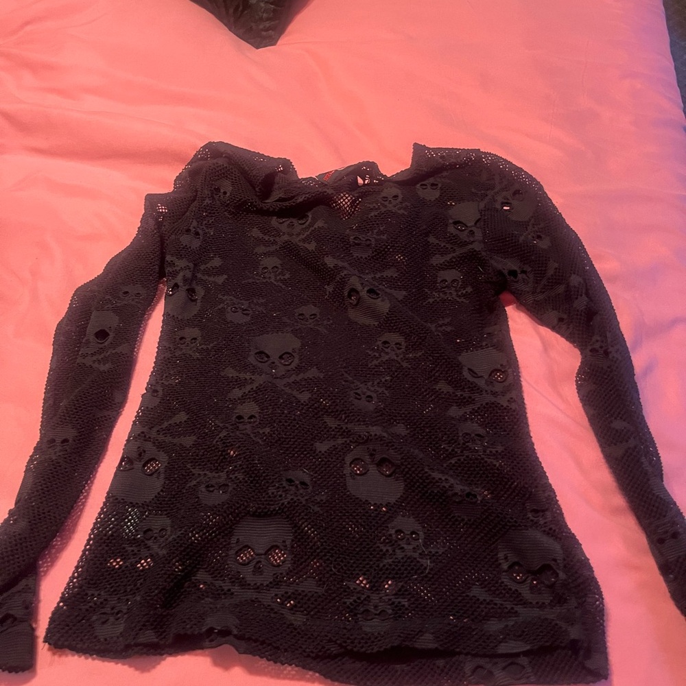 Skull long sleeve shirt